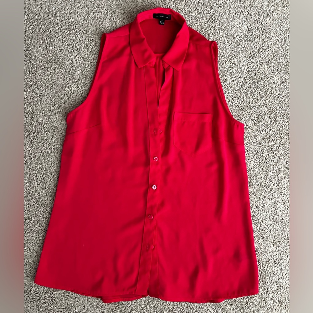 Limited sleeveless blouse
